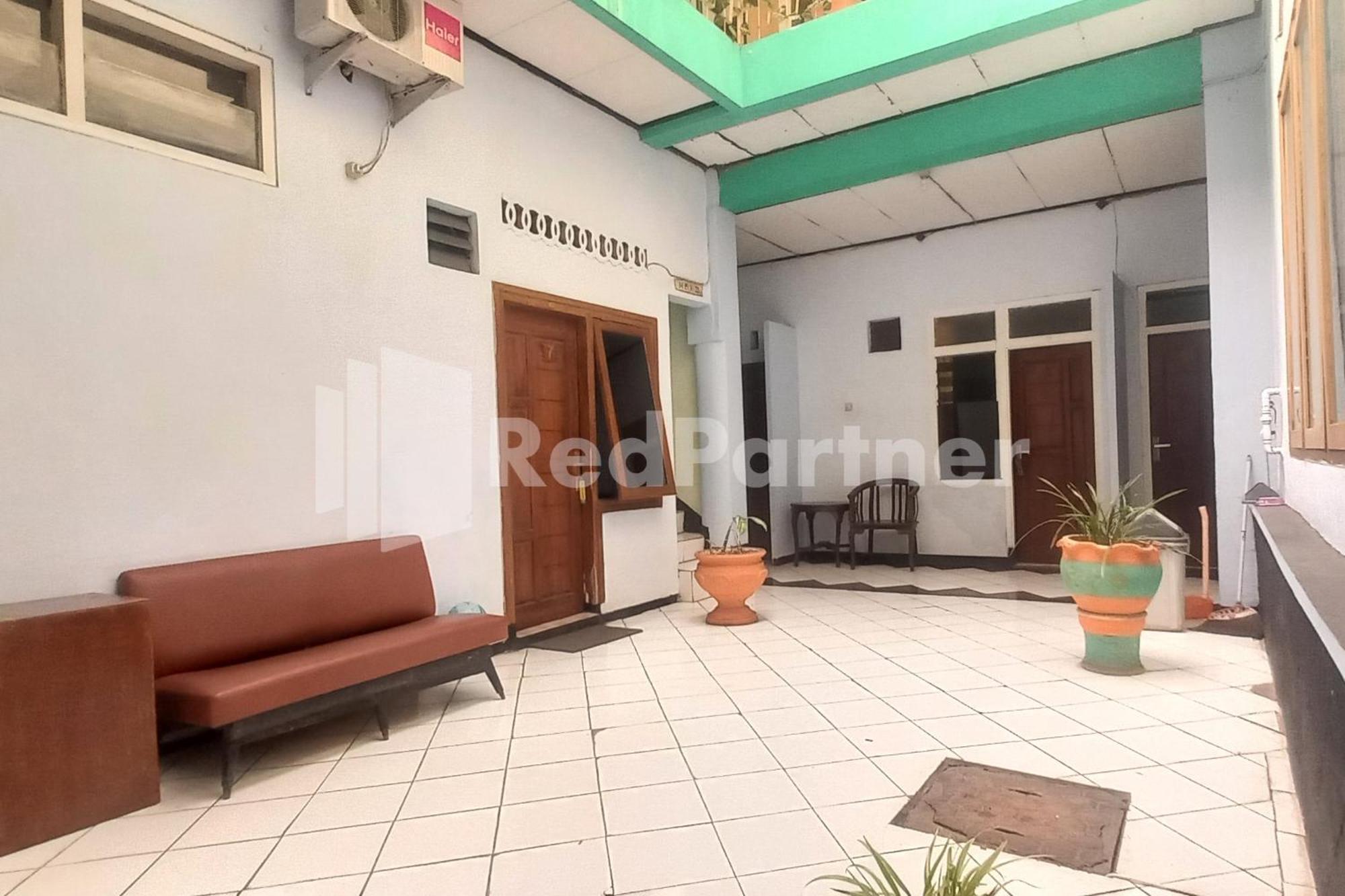 Hotel Palem 2 Syariah Malang Redpartner Exterior photo